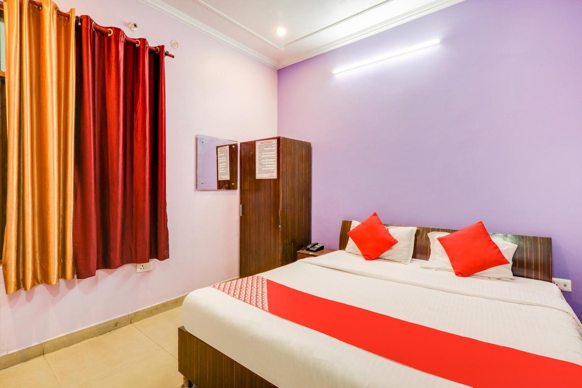 Hotel O Trimurti Palace Near Gomti Riverfront Park Lucknow