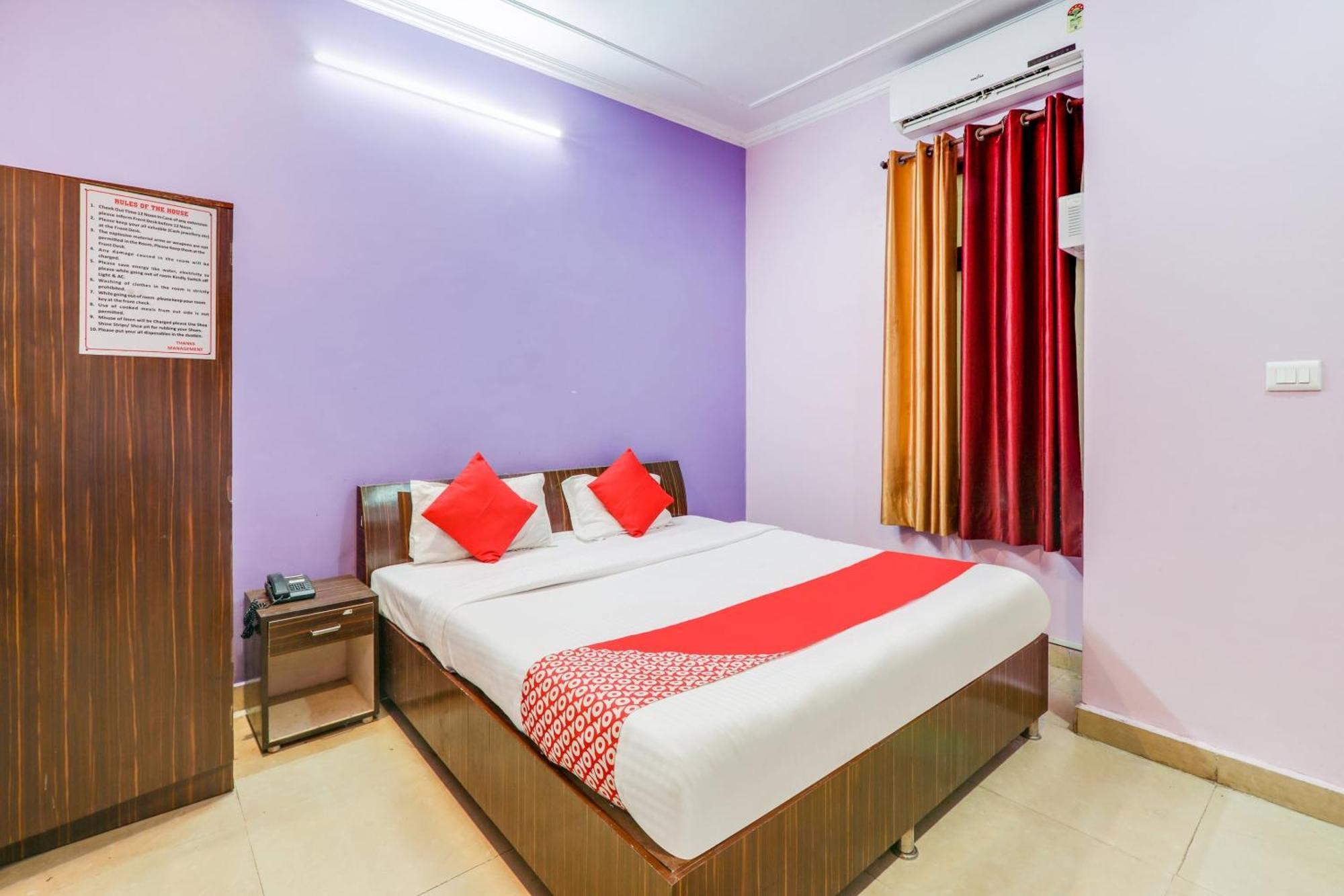 O Trimurti Palace Near Gomti Riverfront Park 3* Lucknow