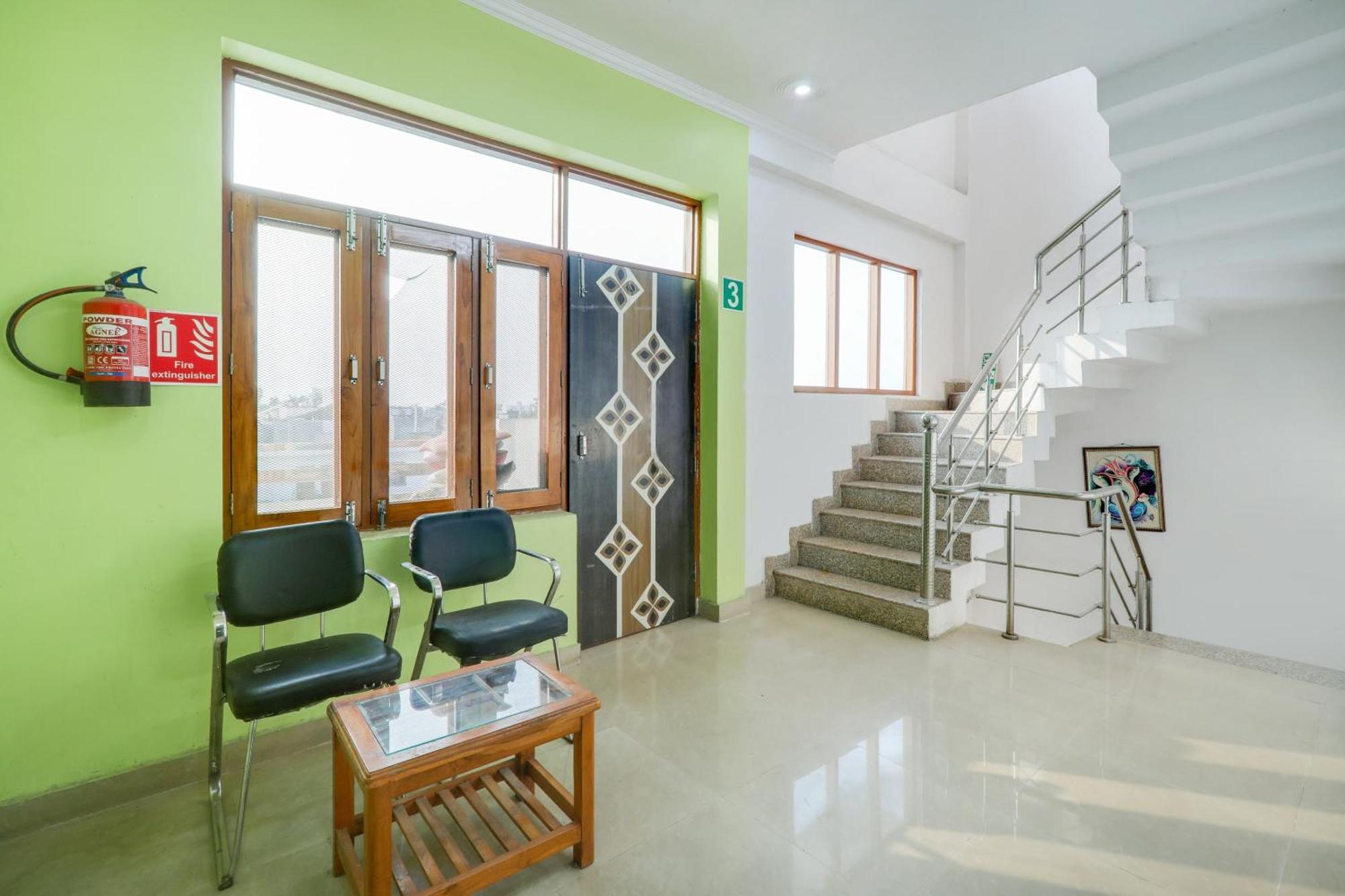 O Trimurti Palace Near Gomti Riverfront Park Hotel Lucknow