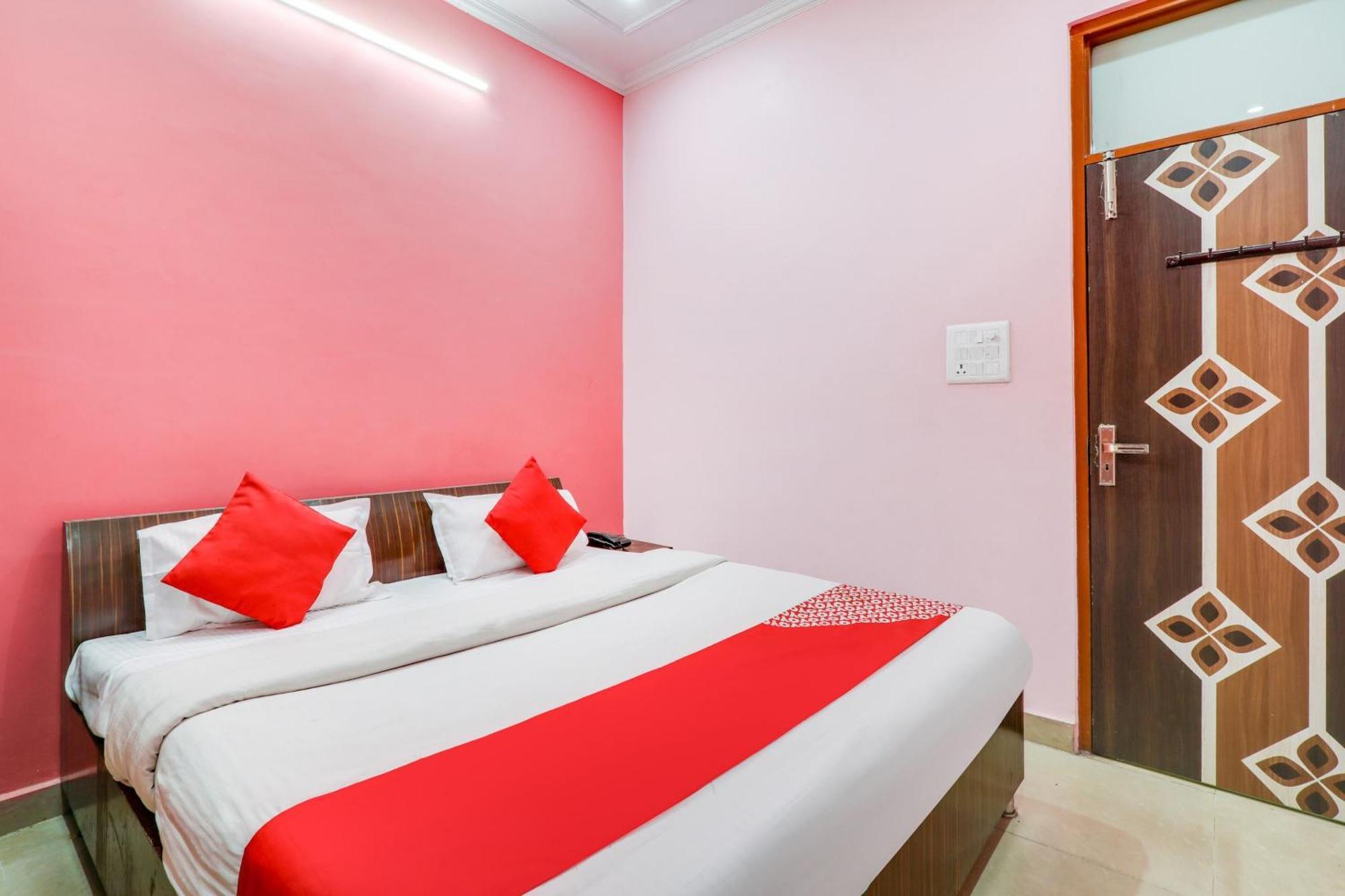 O Trimurti Palace Near Gomti Riverfront Park Hotel Lucknow