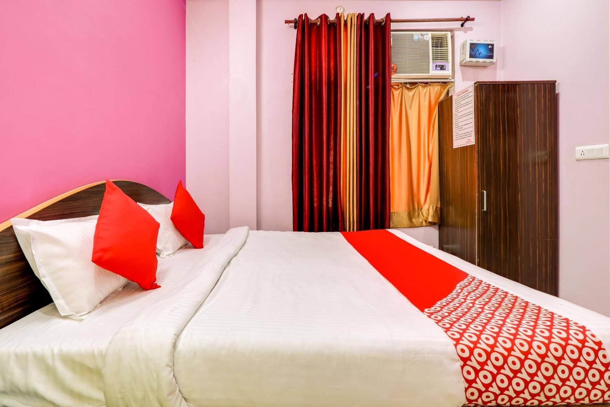 O Trimurti Palace Near Gomti Riverfront Park Hotel 3*